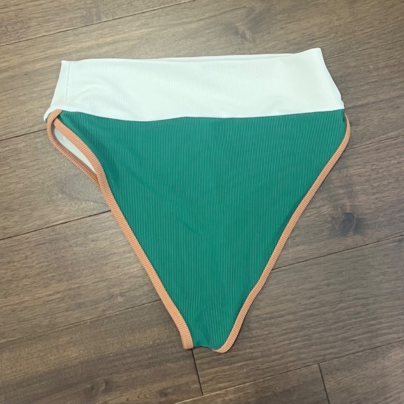 Beach Riot high waisted bathing suit - Picture 2 of 3